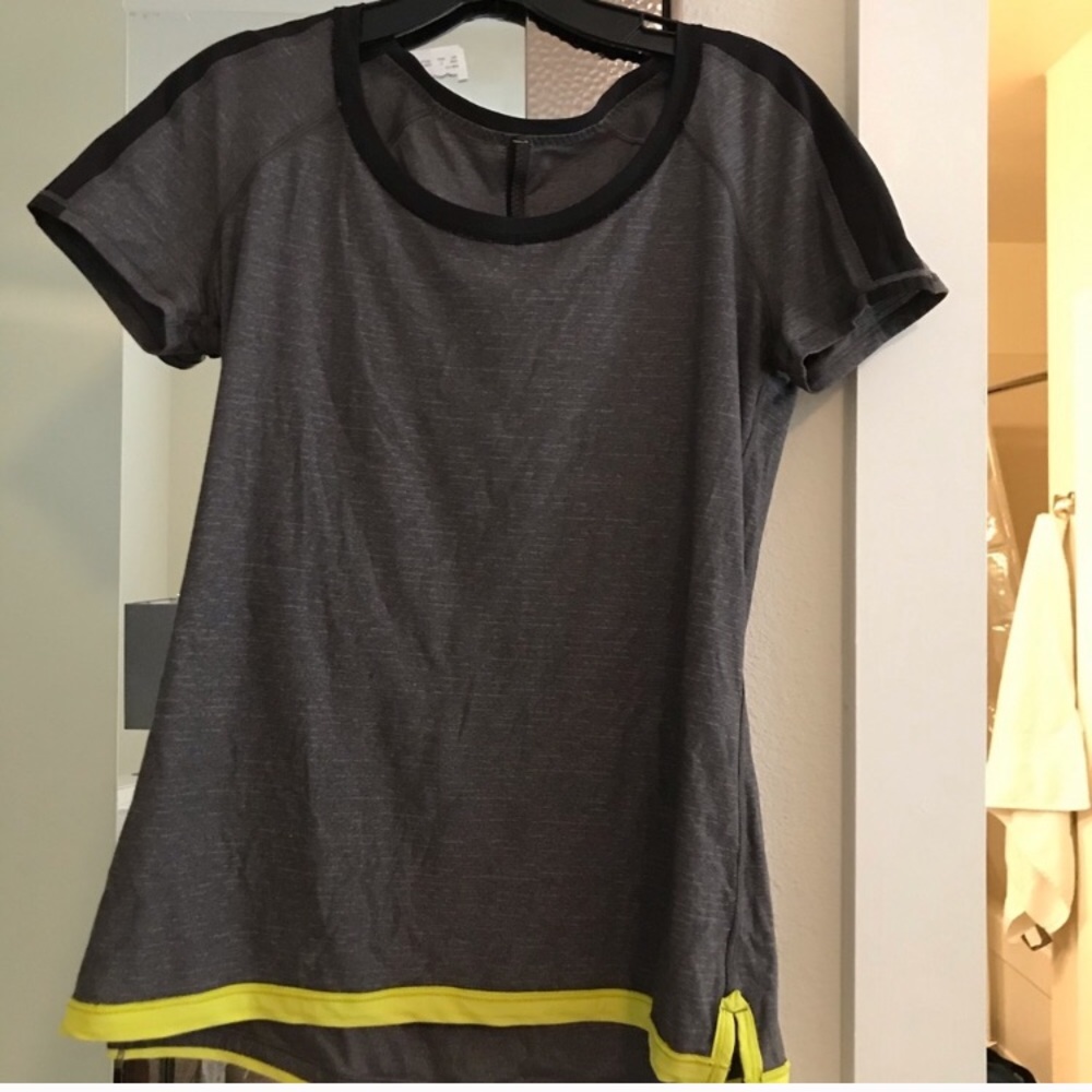 Lululemon Grey T-Shirt